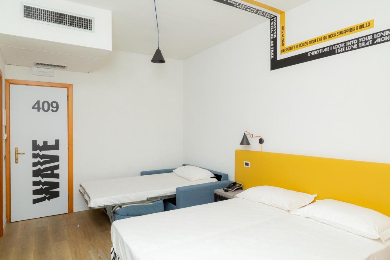 Wave Hotel Acireale Exteriör bild
